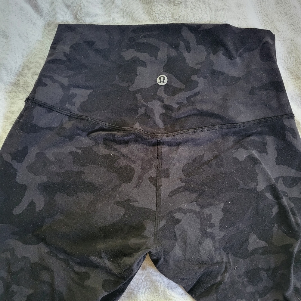 SOLD Size 6 Align Dark Coal Incognito Leggings